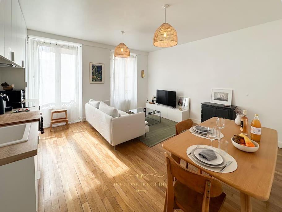 Le Petit Saint Louis Apartment