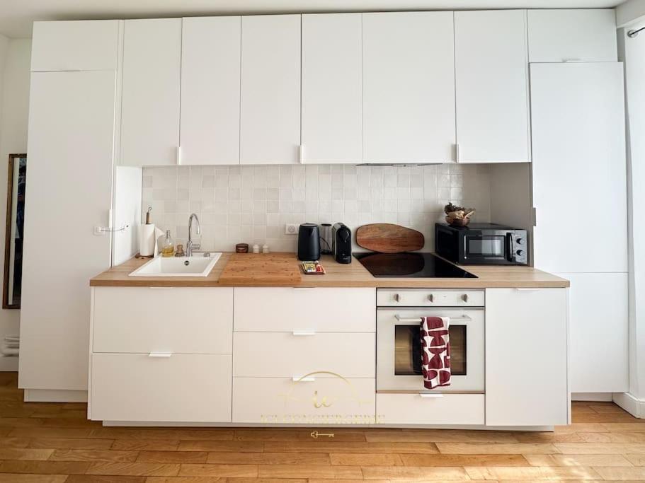 Le Petit Saint Louis Apartment *