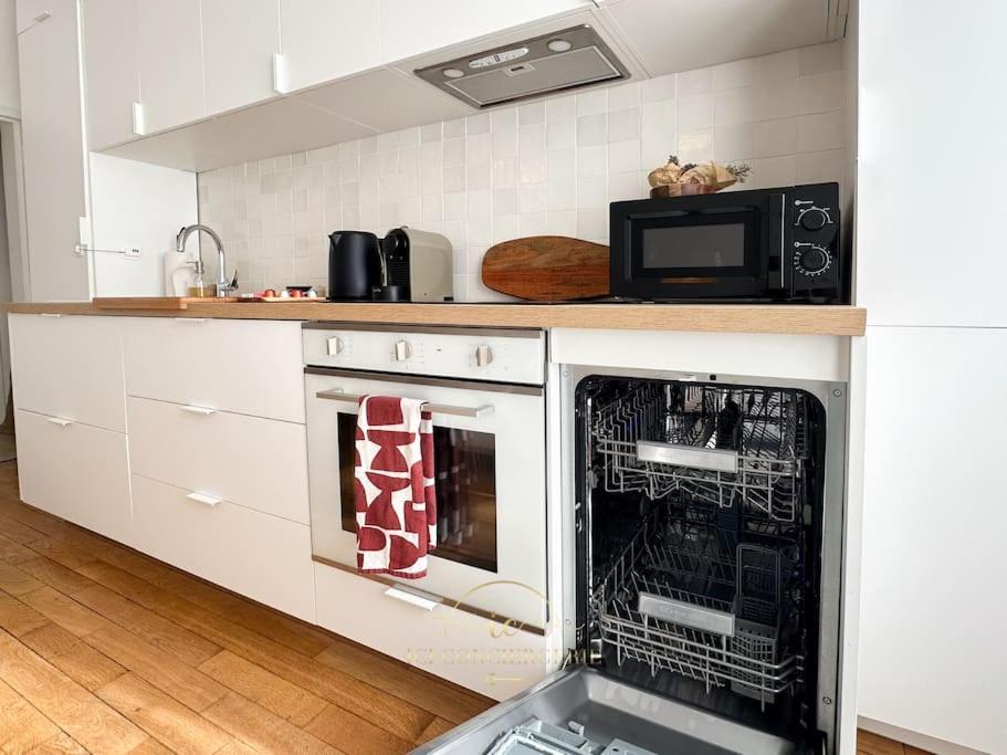 Le Petit Saint Louis Apartment *